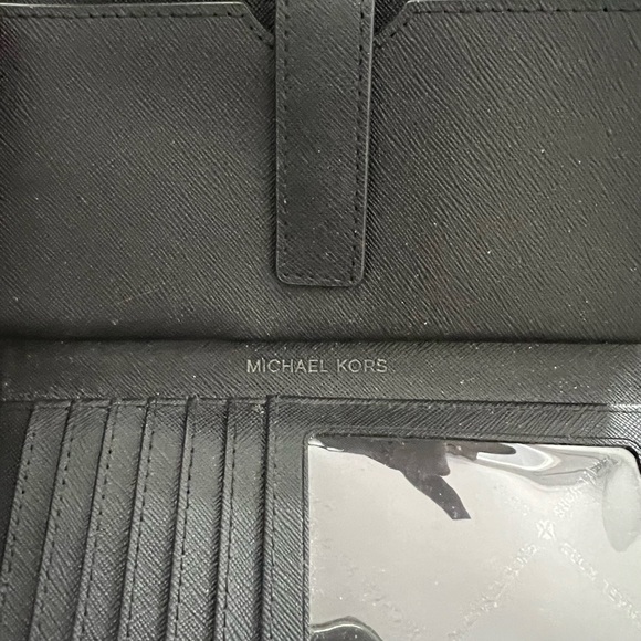 Michael Kors wallet - Picture 3 of 3